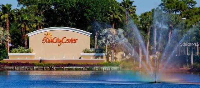 2068 SIFIELD GREENS WAY, Sun City Center, FL 33573