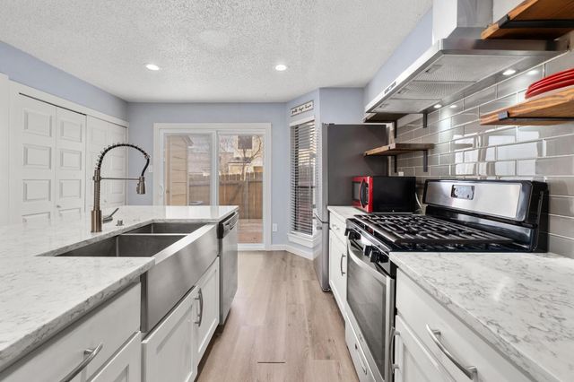 11901 Swearingen DR 79, Austin, TX 78758