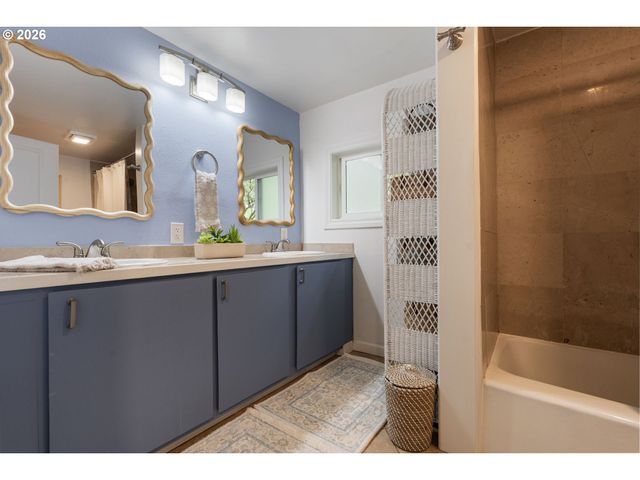 2434 Sw 6TH Ave, Camas, WA 98607