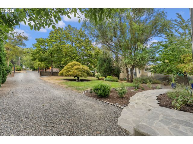 2434 Sw 6TH Ave, Camas, WA 98607