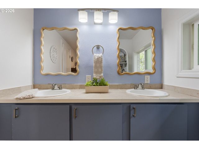 2434 Sw 6TH Ave, Camas, WA 98607