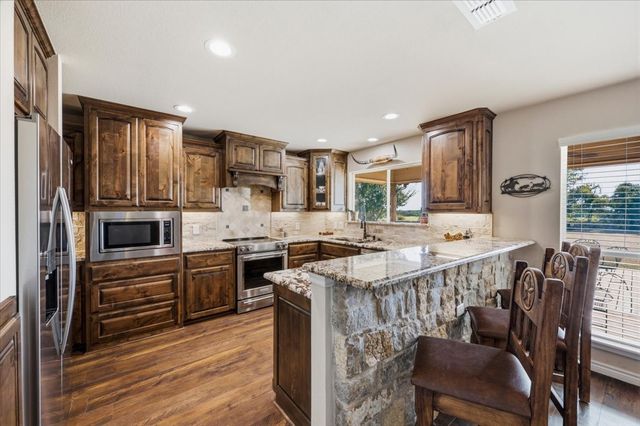 104 Caballos Lane, Springtown, TX 76082