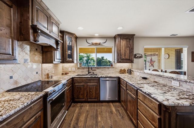 104 Caballos Lane, Springtown, TX 76082