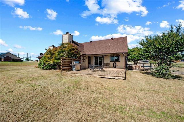 104 Caballos Lane, Springtown, TX 76082