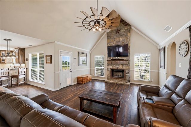 104 Caballos Lane, Springtown, TX 76082