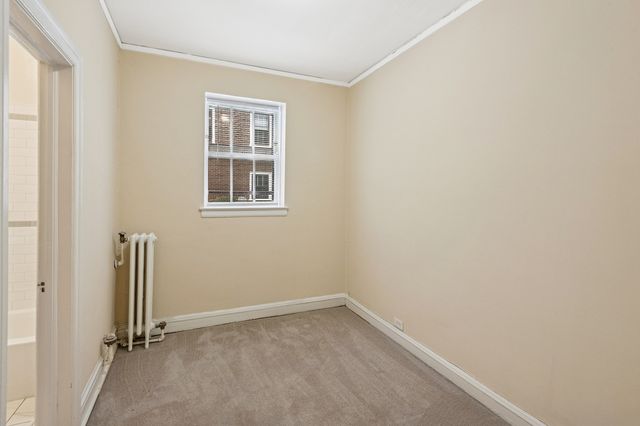 200 S Maple Avenue G, Oak Park, IL 60302