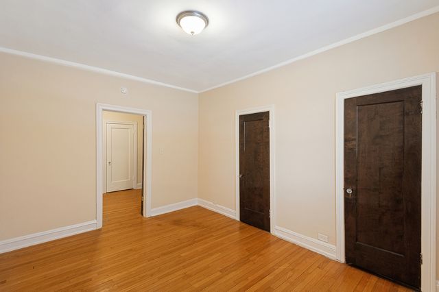 200 S Maple Avenue G, Oak Park, IL 60302