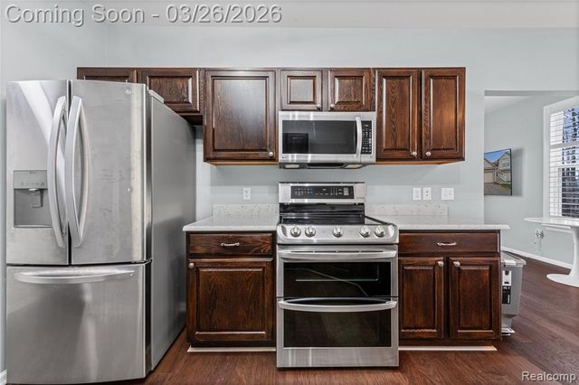 26756 Kirkway Circle, Woodhaven, MI 48183