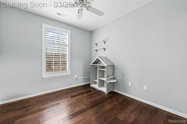 26756 Kirkway Circle, Woodhaven, MI 48183