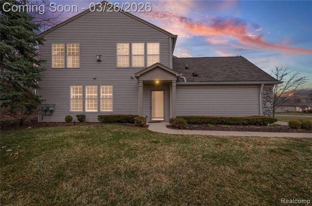 26756 Kirkway Circle, Woodhaven, MI 48183