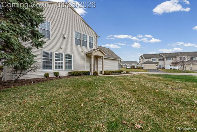 26756 Kirkway Circle, Woodhaven, MI 48183