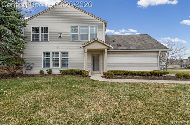 26756 Kirkway Circle, Woodhaven, MI 48183