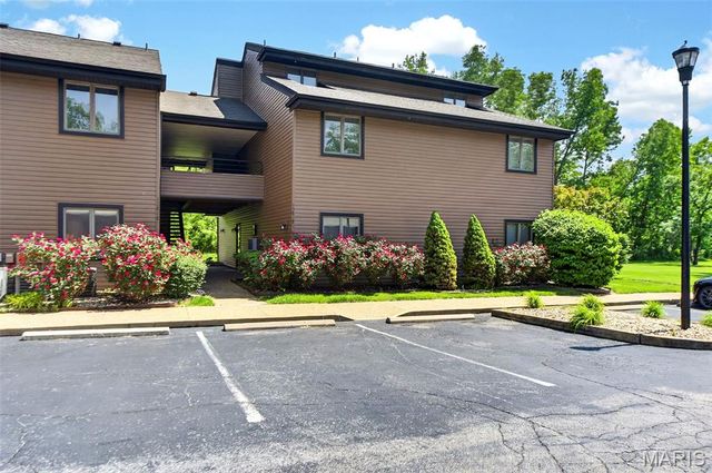 13818 Amiot Drive A, Maryland Heights, MO 63146