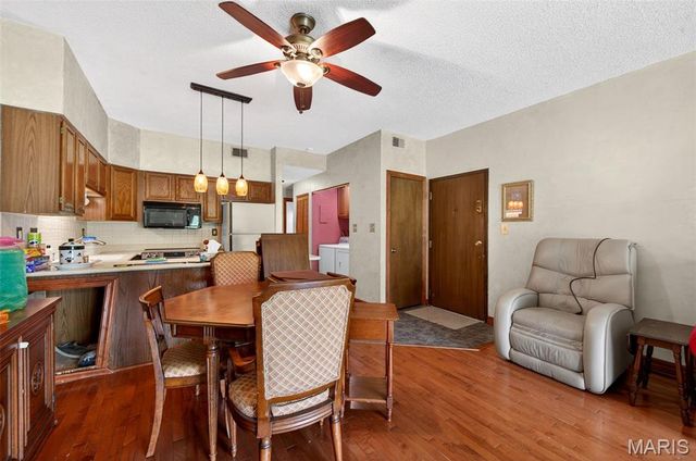 13818 Amiot Drive A, Maryland Heights, MO 63146