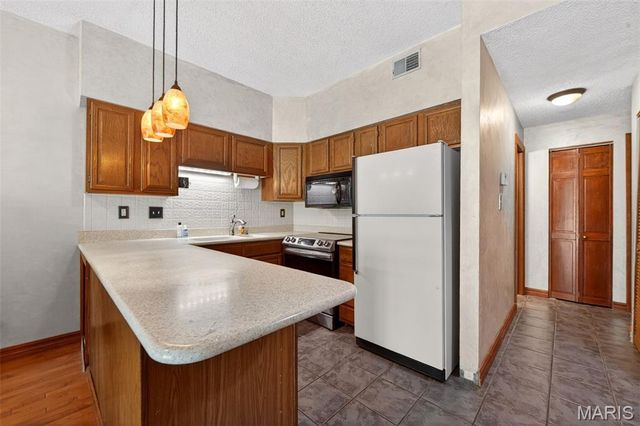 13818 Amiot Drive A, Maryland Heights, MO 63146