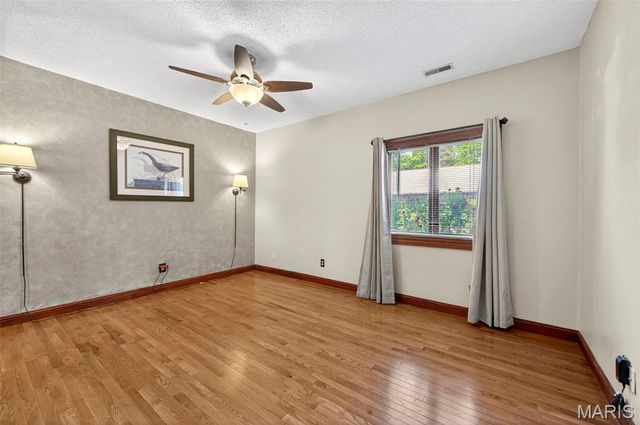 13818 Amiot Drive A, Maryland Heights, MO 63146