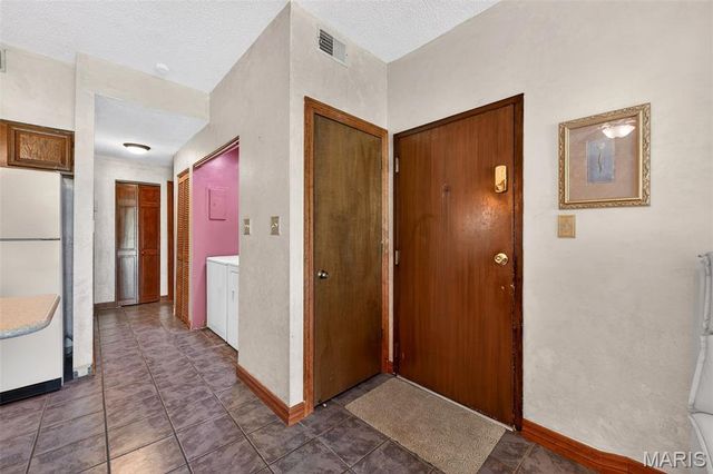 13818 Amiot Drive A, Maryland Heights, MO 63146