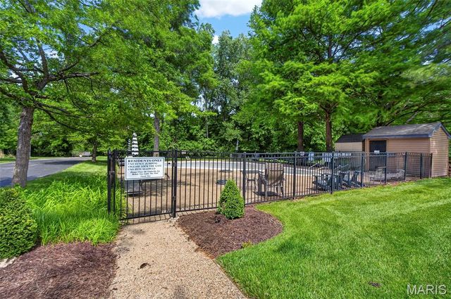 13818 Amiot Drive A, Maryland Heights, MO 63146