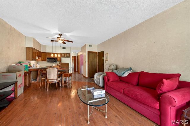 13818 Amiot Drive A, Maryland Heights, MO 63146