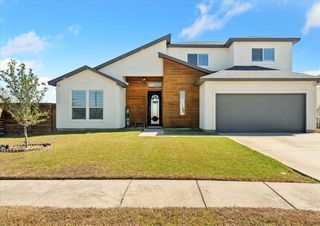 4802 Del Paseo St, Corpus Christi, TX 78411
