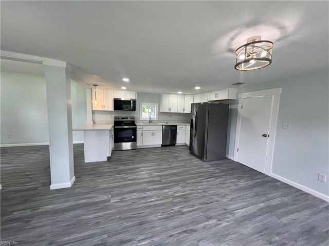 101 Eastwood Dr, Newport News, VA 23602