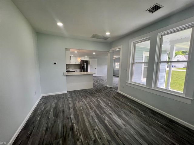 101 Eastwood Dr, Newport News, VA 23602