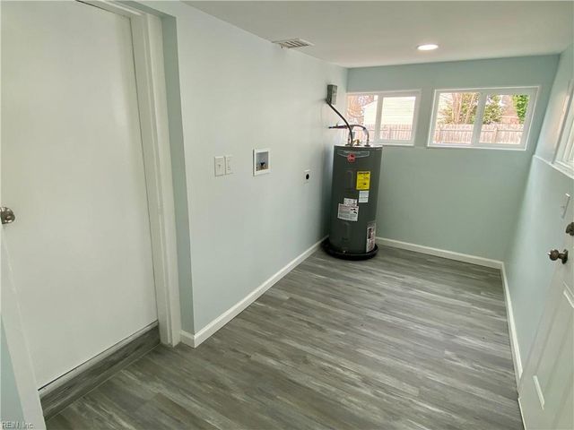 101 Eastwood Dr, Newport News, VA 23602