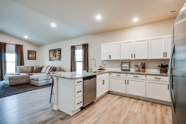 2757 S Cypress Ct, Wichita, KS 67210