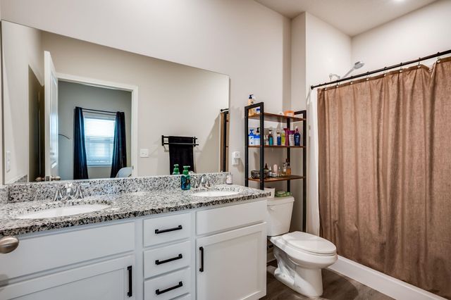 2757 S Cypress Ct, Wichita, KS 67210