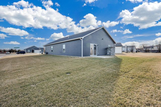 2757 S Cypress Ct, Wichita, KS 67210