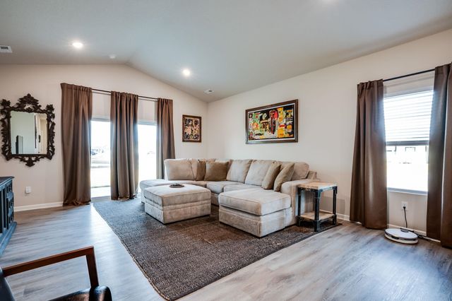 2757 S Cypress Ct, Wichita, KS 67210