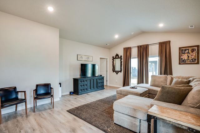 2757 S Cypress Ct, Wichita, KS 67210