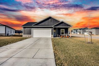 2757 S Cypress Ct, Wichita, KS 67210