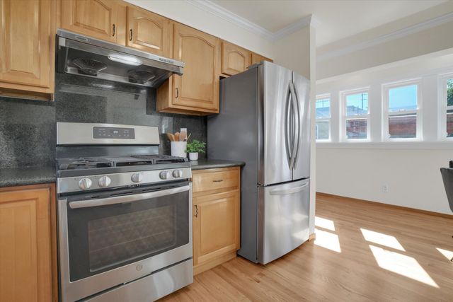 1821 Grand St, Alameda, CA 94501