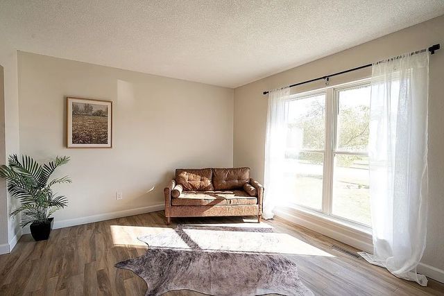 4040 Willowood Avenue, Marion, IA 52302