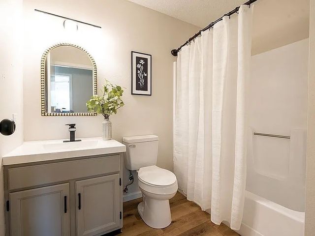 4040 Willowood Avenue, Marion, IA 52302