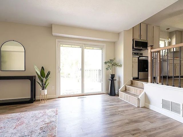 4040 Willowood Avenue, Marion, IA 52302