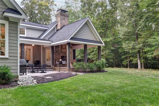 8401 Croaker Rd, Williamsburg, VA 23188