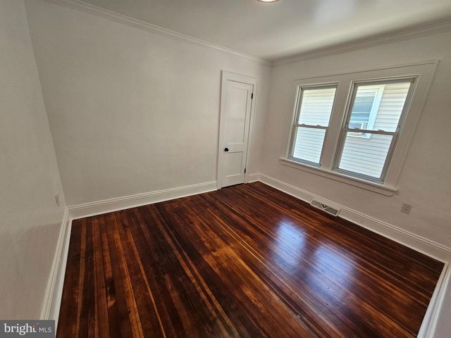 13 E GRIFFITH ST, Penns Grove, NJ 08069