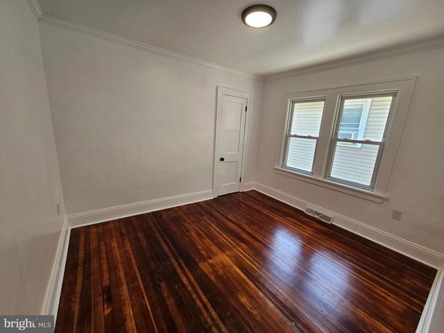 13 E GRIFFITH ST, Penns Grove, NJ 08069