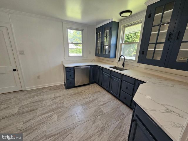 13 E GRIFFITH ST, Penns Grove, NJ 08069