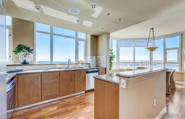 700 W Harbor Dr 2902, San Diego, CA 92101
