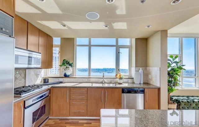 700 W Harbor Dr 2902, San Diego, CA 92101