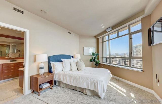 700 W Harbor Dr 2902, San Diego, CA 92101