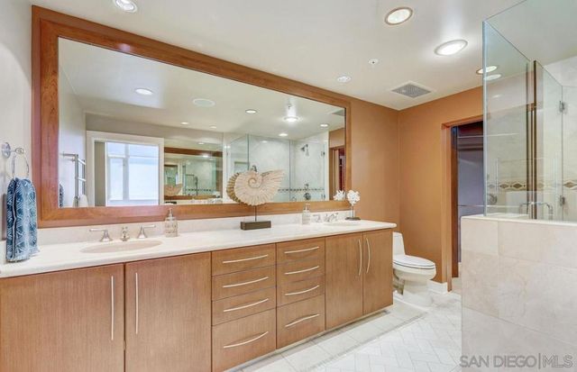 700 W Harbor Dr 2902, San Diego, CA 92101