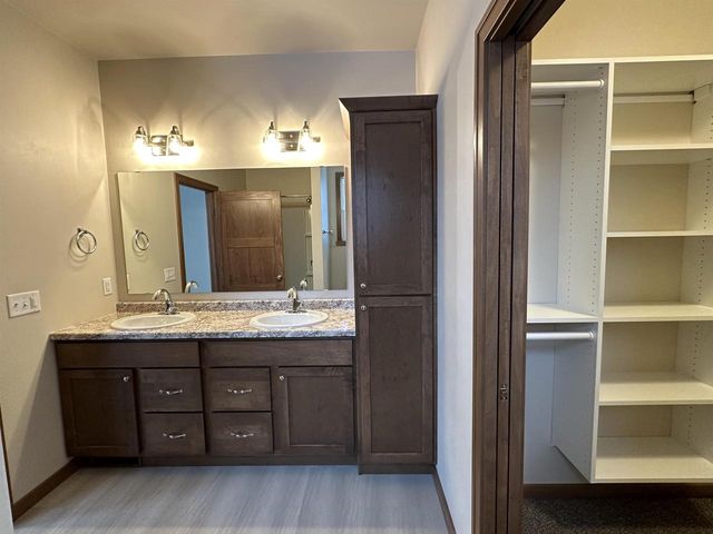 N9257 BREEZY WAY, Appleton, WI 54915