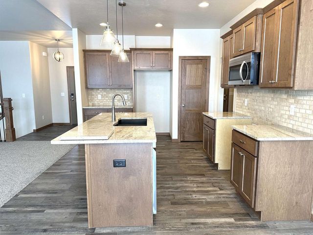 N9257 BREEZY WAY, Appleton, WI 54915