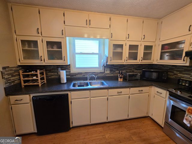 520 Cornwallis Way, Fayetteville, GA 30214