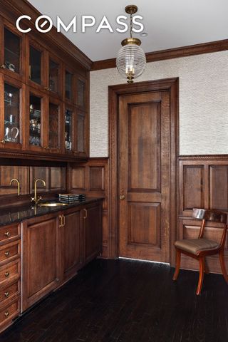 135 W 77th Street, New York City, NY 10024