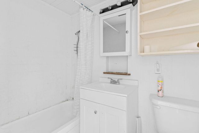 111 S Galyan Street, Stockton, MO 65785